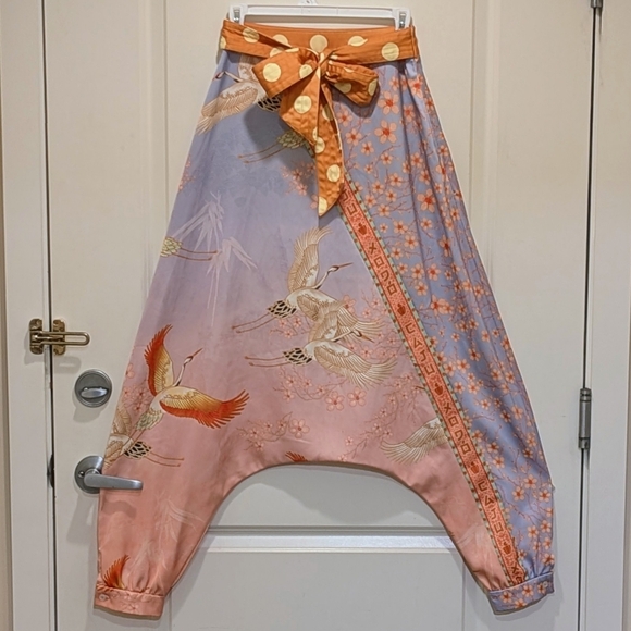 FARM Rio Pants - EUC Farm Rio S Heron Pattern Tie Waist Satin Harem Pants